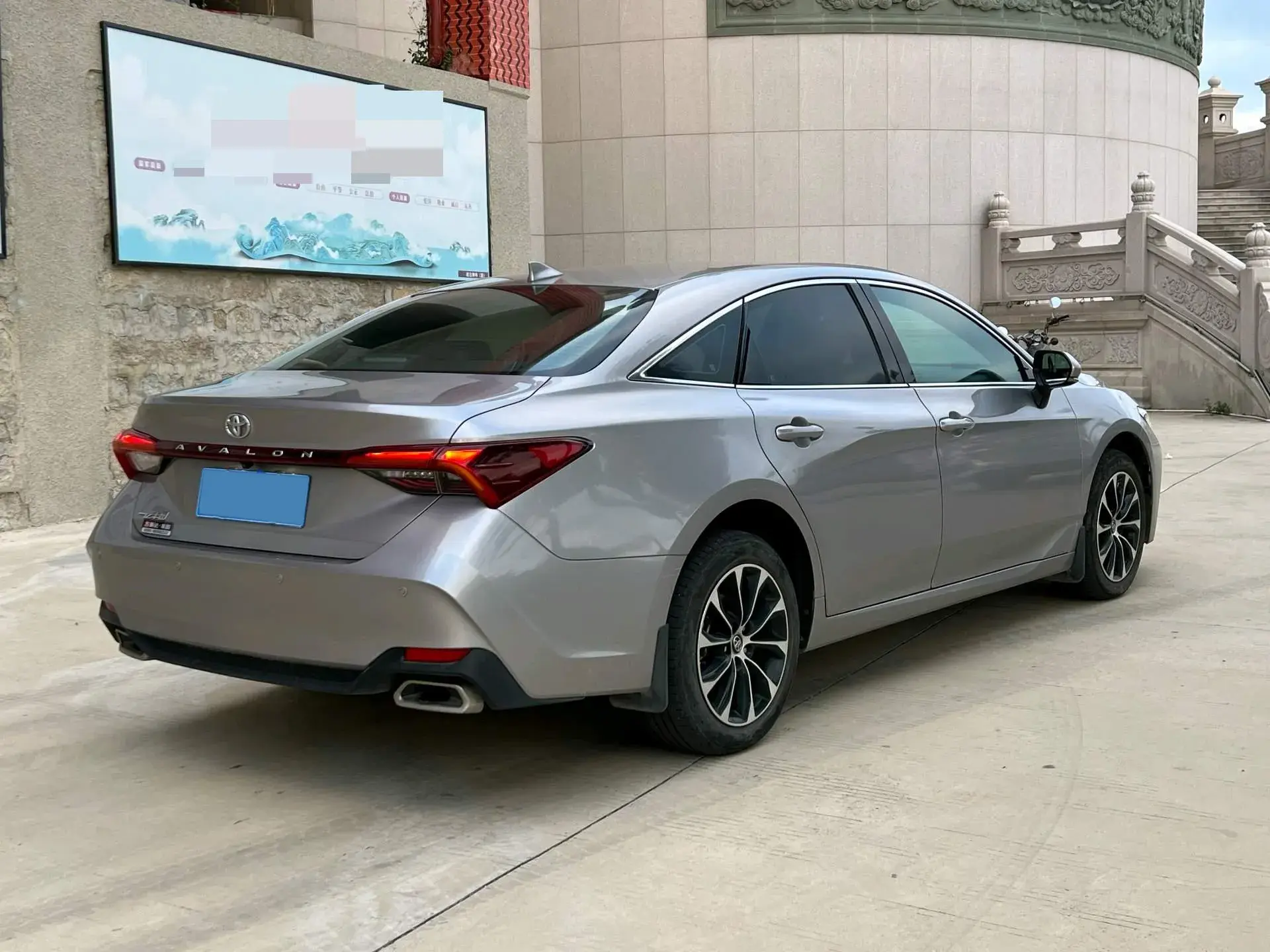 2022 TOYOTA AVALON thumbnail 3