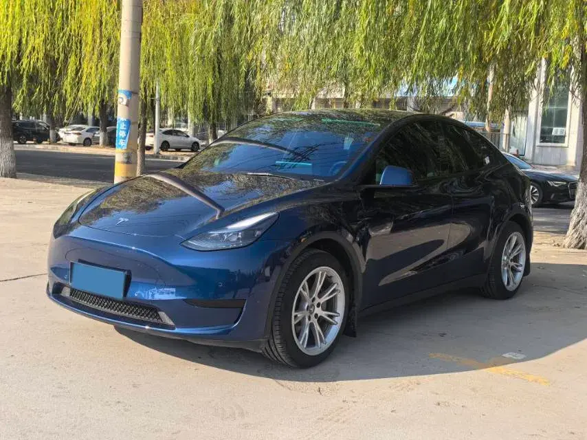 2022 TESLA MODEL view 1