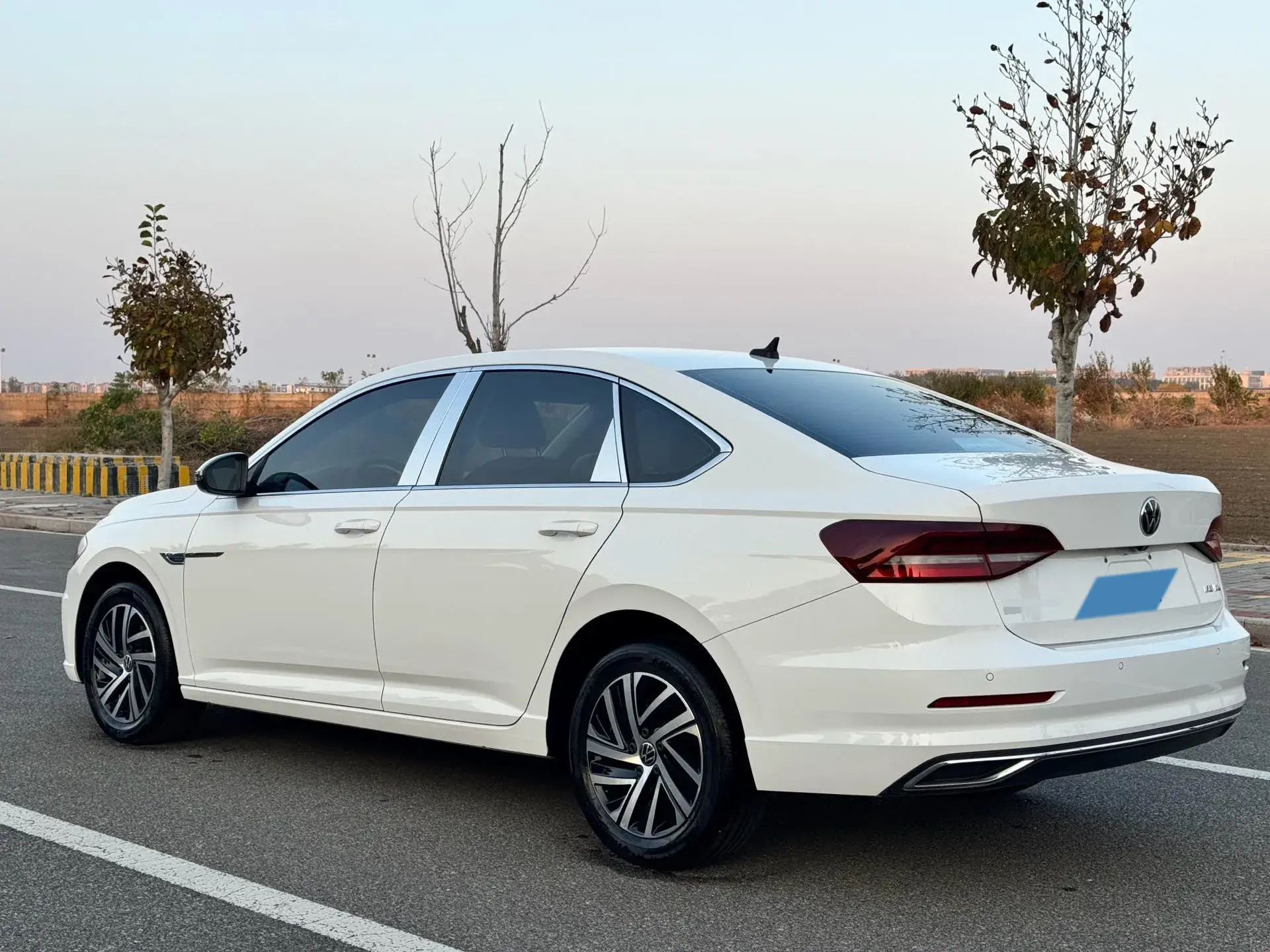 2022 VOLKSWAGEN LAVIDA thumbnail 4