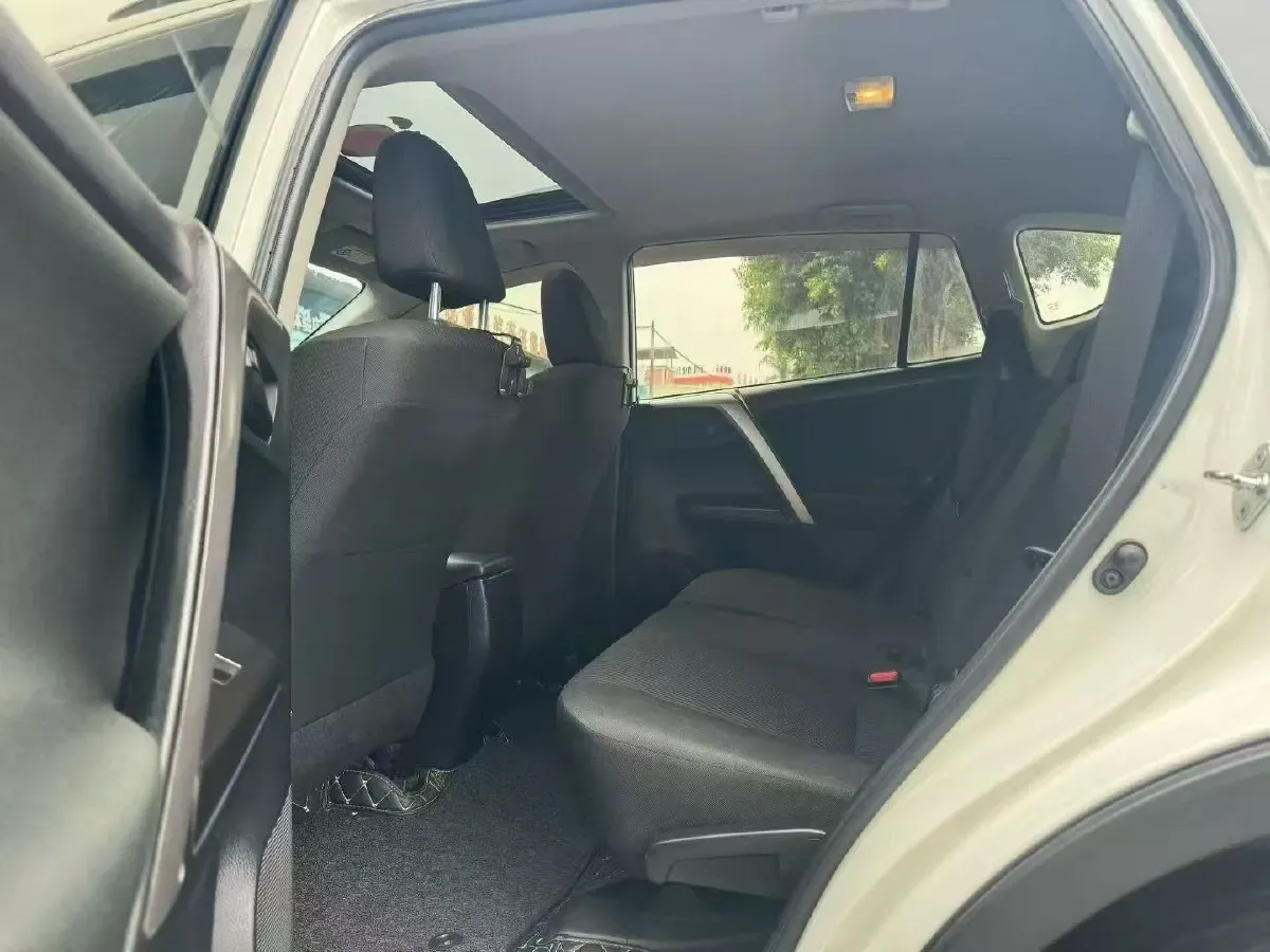 2019 Toyota RAV4 2.0L 151HP L4 CVT,autocango,china used car exporter,china ev exporter,chinese used car exporter,chinese used ev exporter