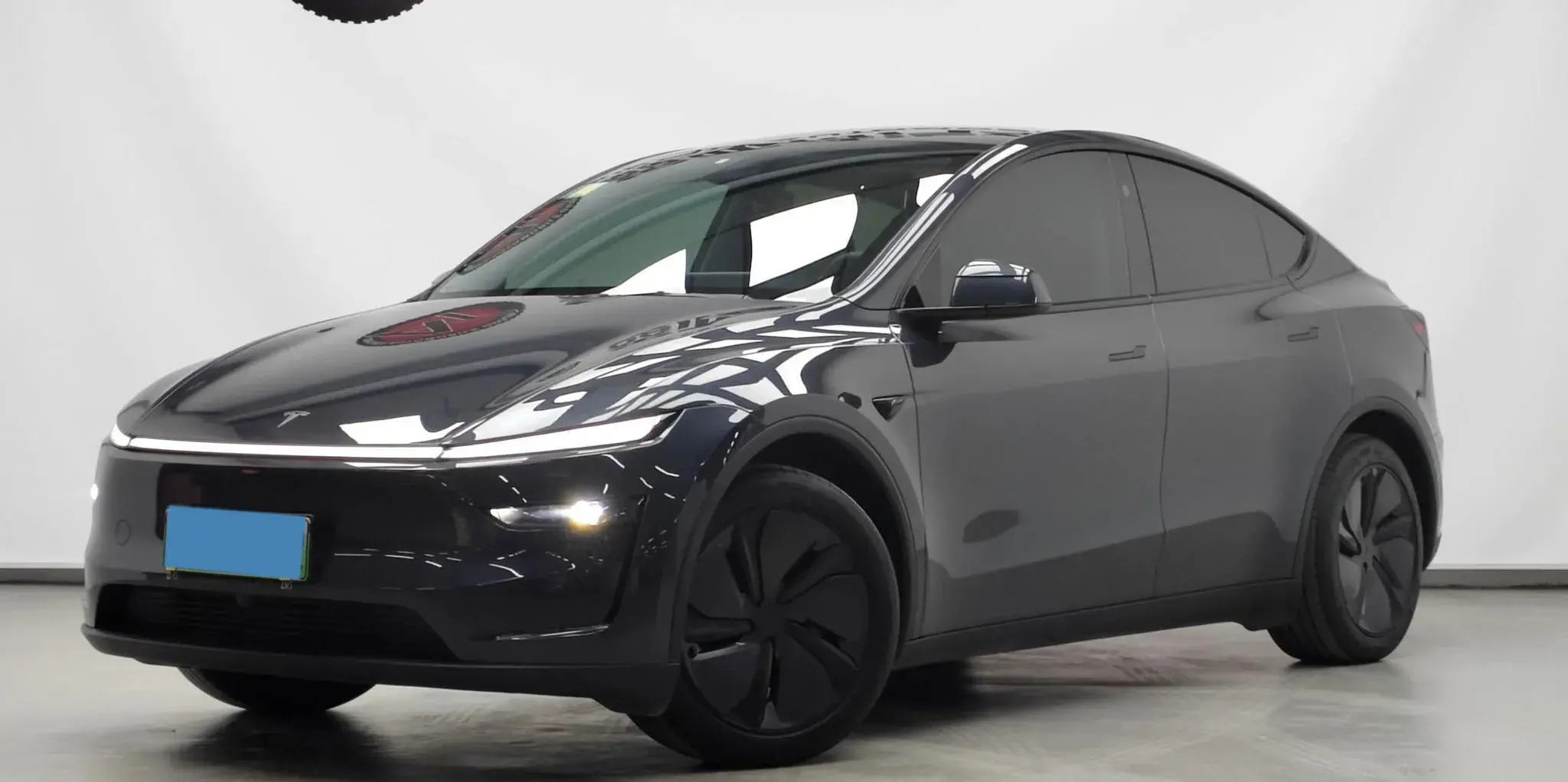 2025 TESLA MODEL view 1