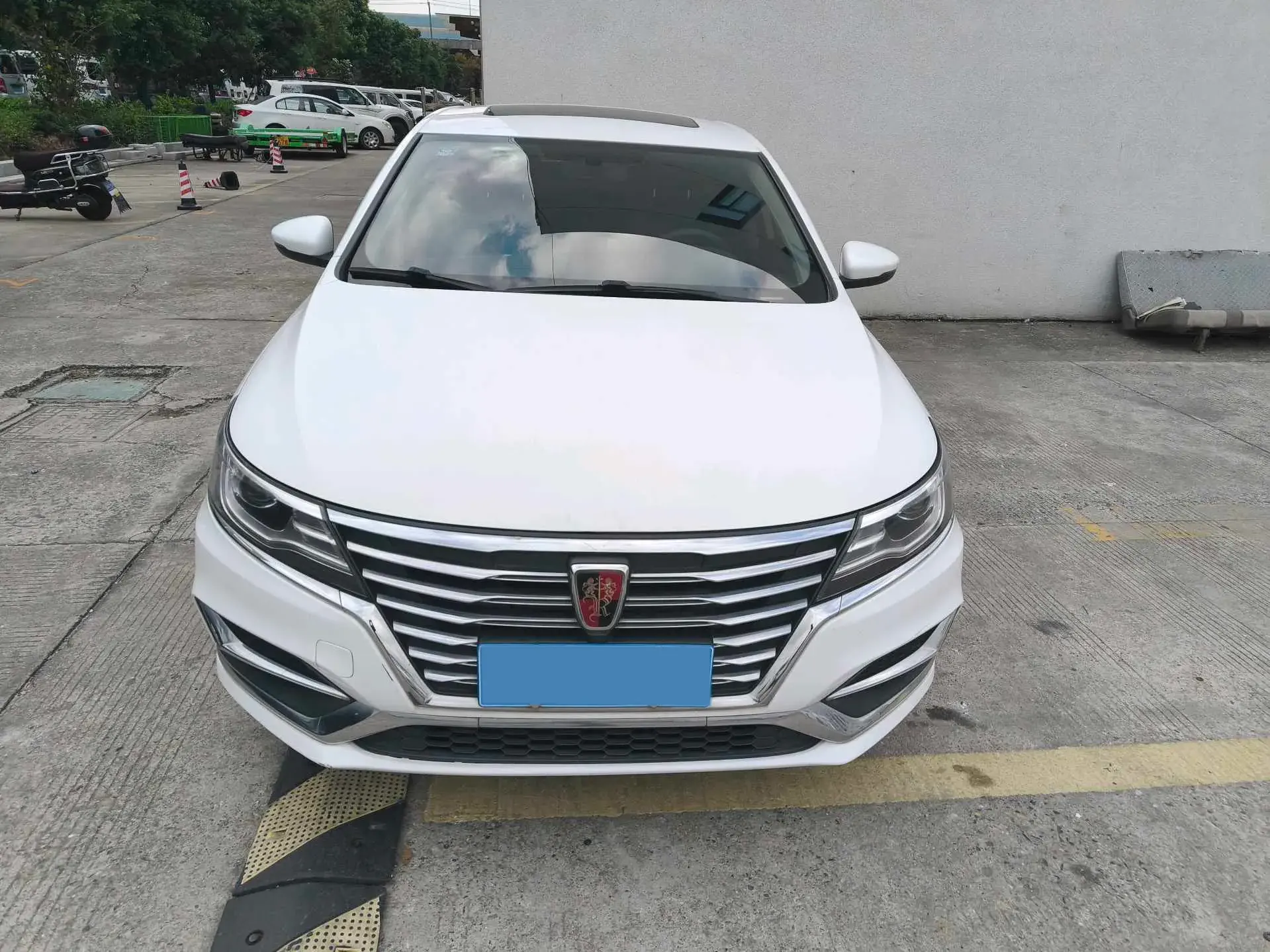 2020 ROEWE I6 thumbnail 3