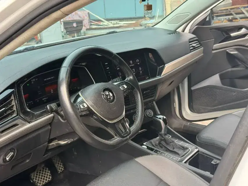 2021 VOLKSWAGEN SAGITAR thumbnail 4