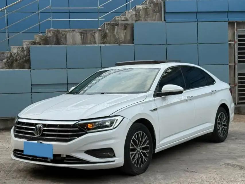 2021 VOLKSWAGEN SAGITAR view 1