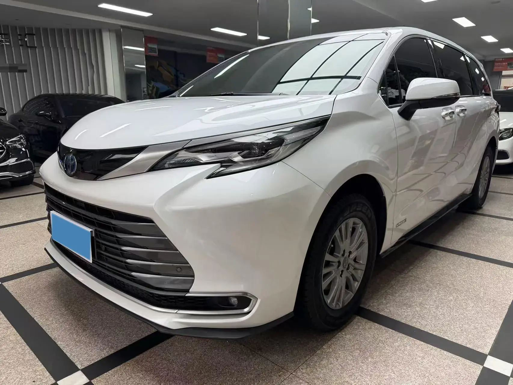 2021 TOYOTA SIENNA view 1