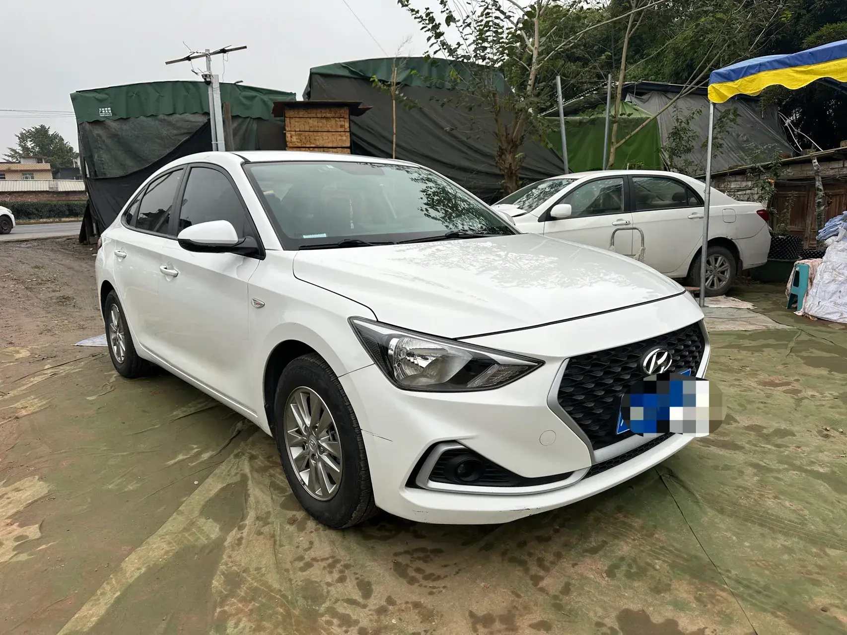 2017 HYUNDAI CELESTA thumbnail 3