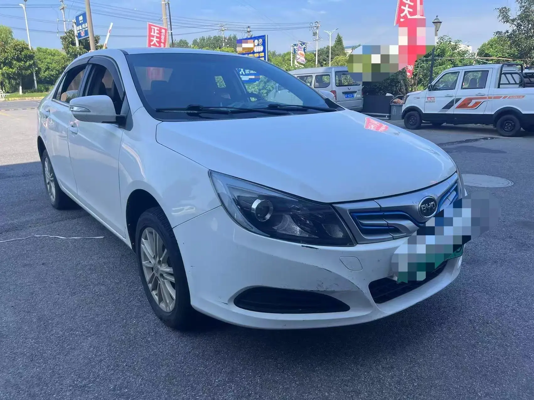 2018 BYD E5 thumbnail 2