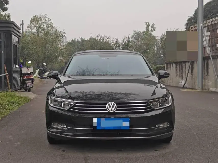 2018 VOLKSWAGEN MAGOTAN thumbnail 2