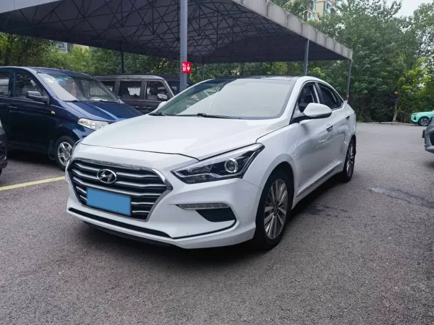2017 HYUNDAI MISTRA view 1
