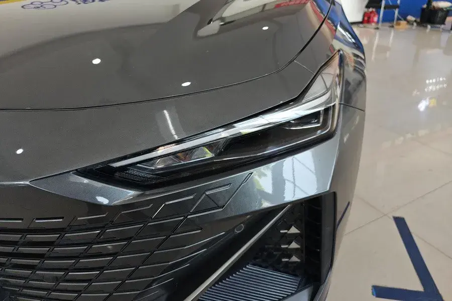 2023 CHANGAN UNI-V thumbnail 4