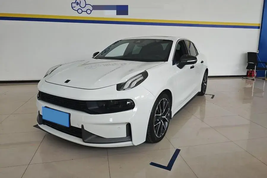 2022 LYNK&CO 03 view 1