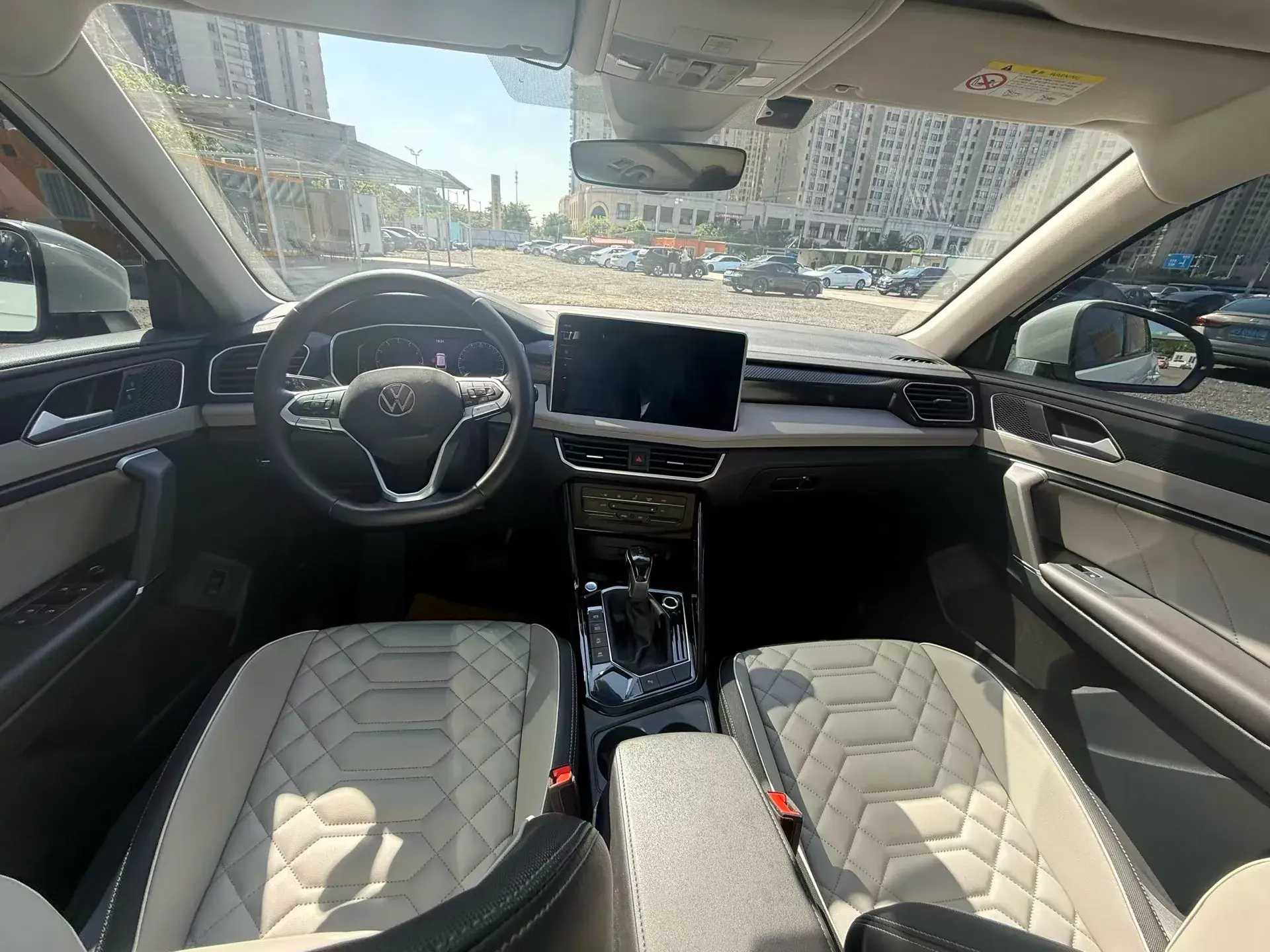 2024 VOLKSWAGEN TAYRON thumbnail 4