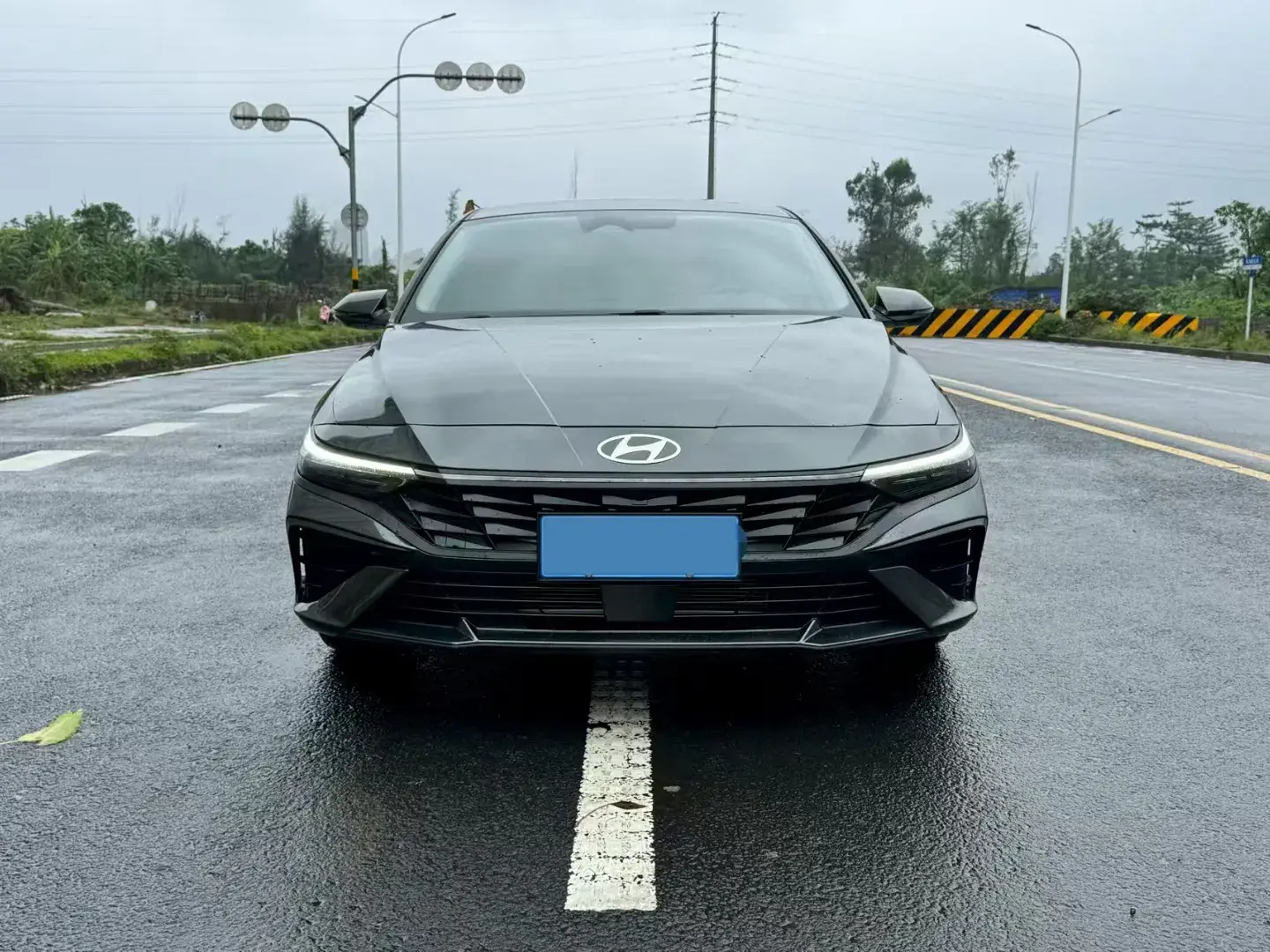 2022 HYUNDAI ELANTRA thumbnail 2