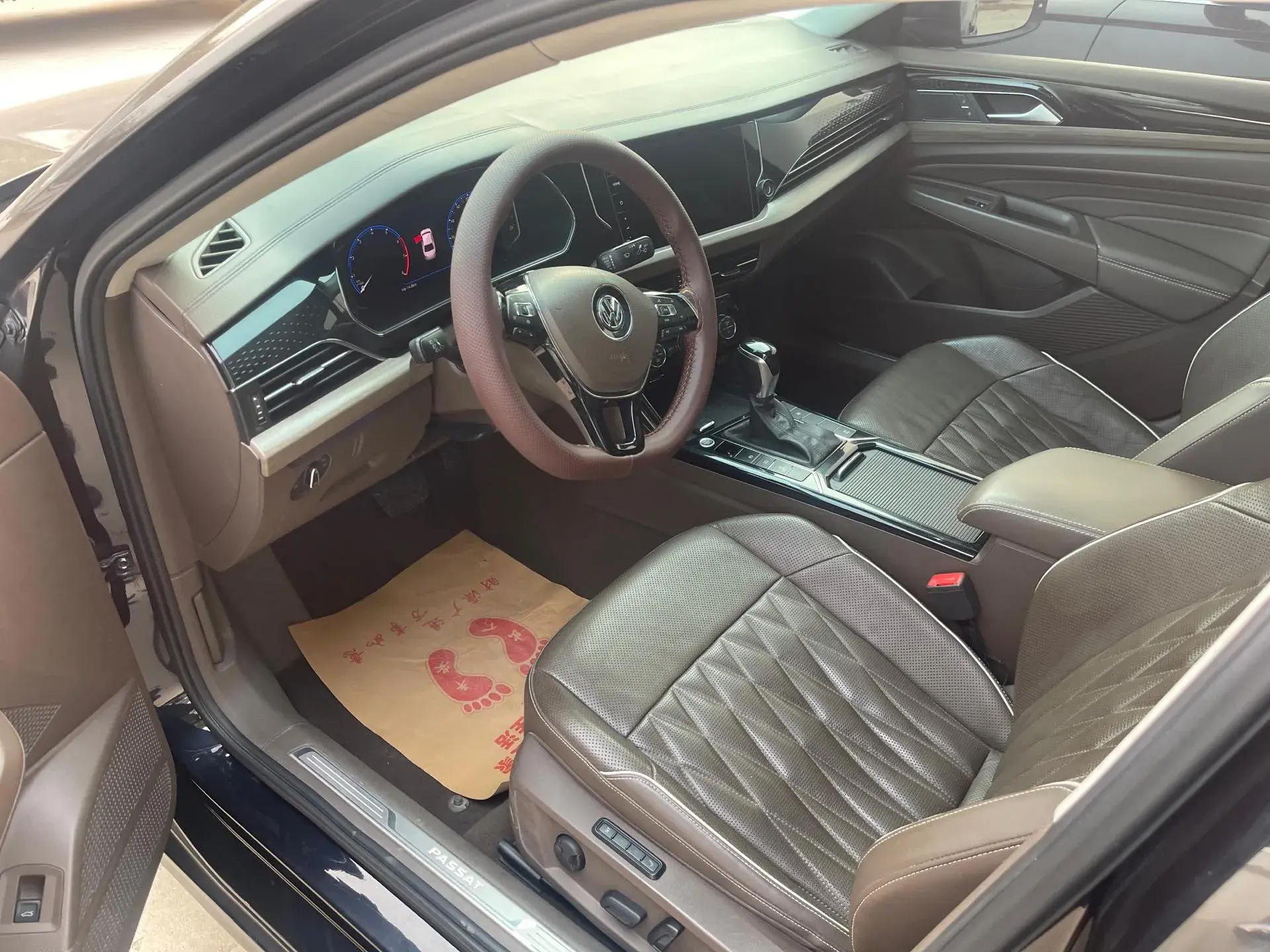 2019 VOLKSWAGEN PASSAT thumbnail 4