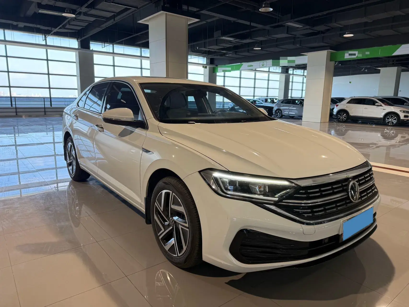 2023 VOLKSWAGEN SAGITAR thumbnail 3