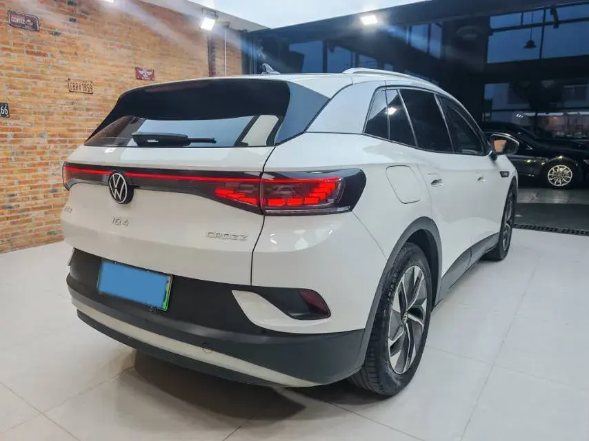 2024 VOLKSWAGEN ID.4 thumbnail 4