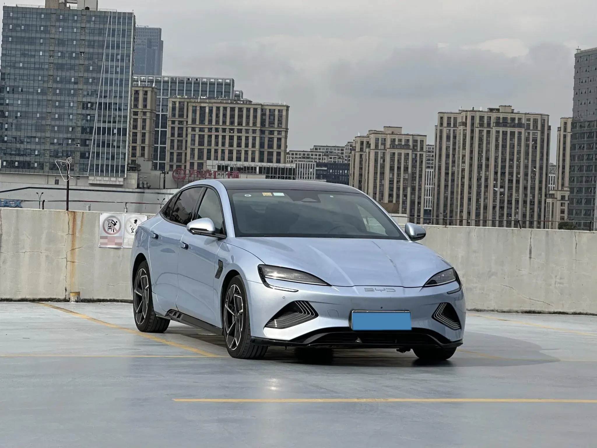 2022 BYD SEAL thumbnail 3