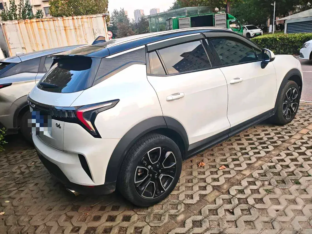 2020 LYNK&CO 06 thumbnail 4