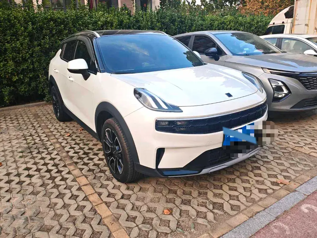 2020 LYNK&CO 06 thumbnail 3