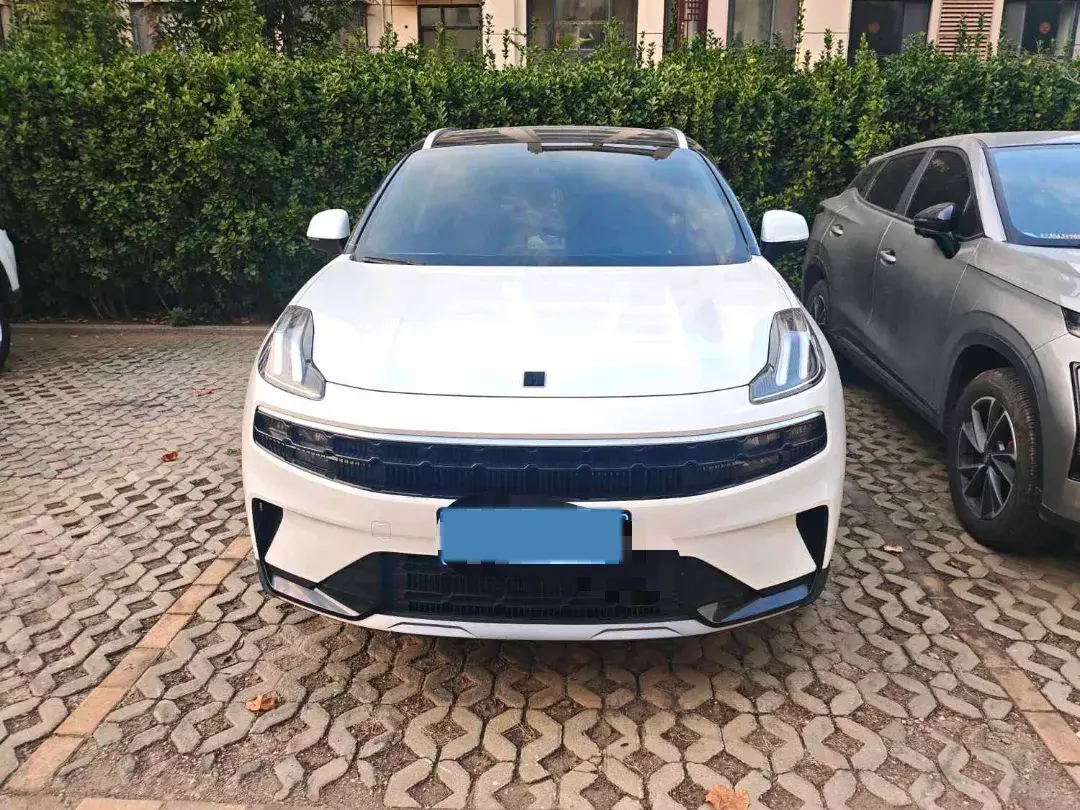 2020 LYNK&CO 06 thumbnail 2