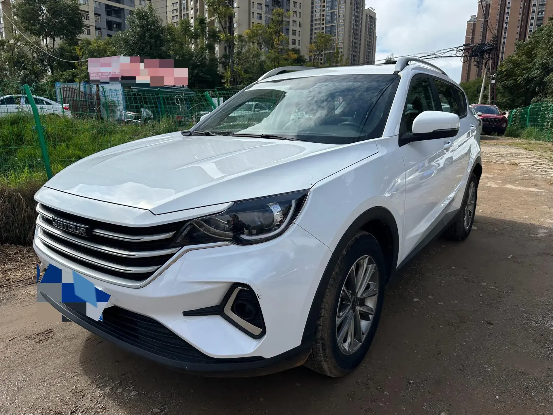 2021 JETOUR X70M view 1