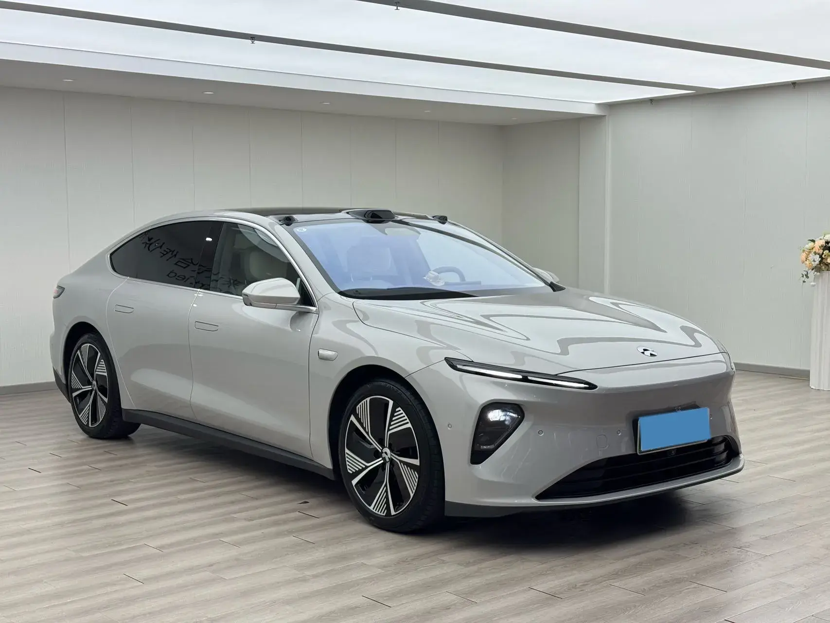 2024 NIO ET7 thumbnail 4