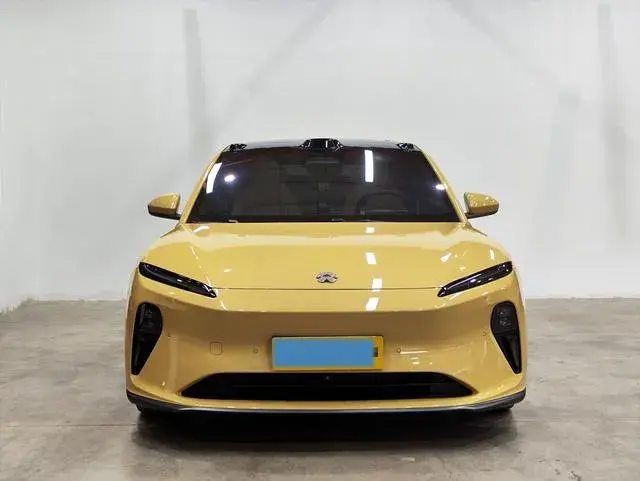 2022 NIO ET5 thumbnail 2