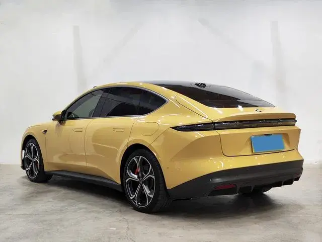 2022 NIO ET5 thumbnail 4