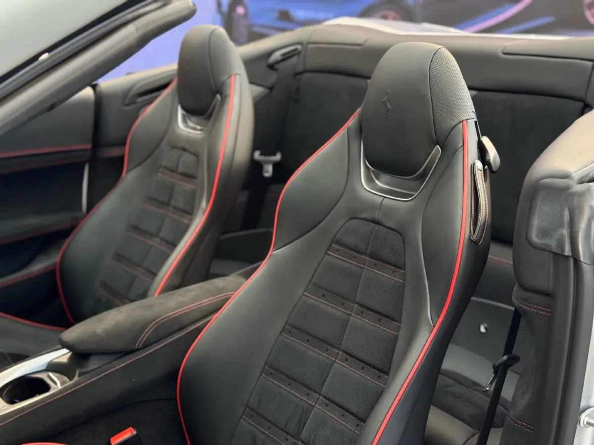 2021 Ferrari Portofino 3.9T 620HP V8 8DCT,autocango,china used car exporter,china ev exporter,chinese used car exporter,chinese used ev exporter