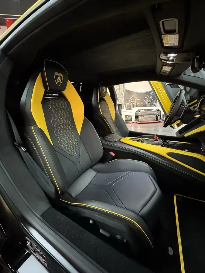 2023 Lamborghini Revuelto 6.5L 826HP V12 8DCT PHEV 3.8KWH,autocango,china used car exporter,china ev exporter,chinese used car exporter,chinese used ev exporter