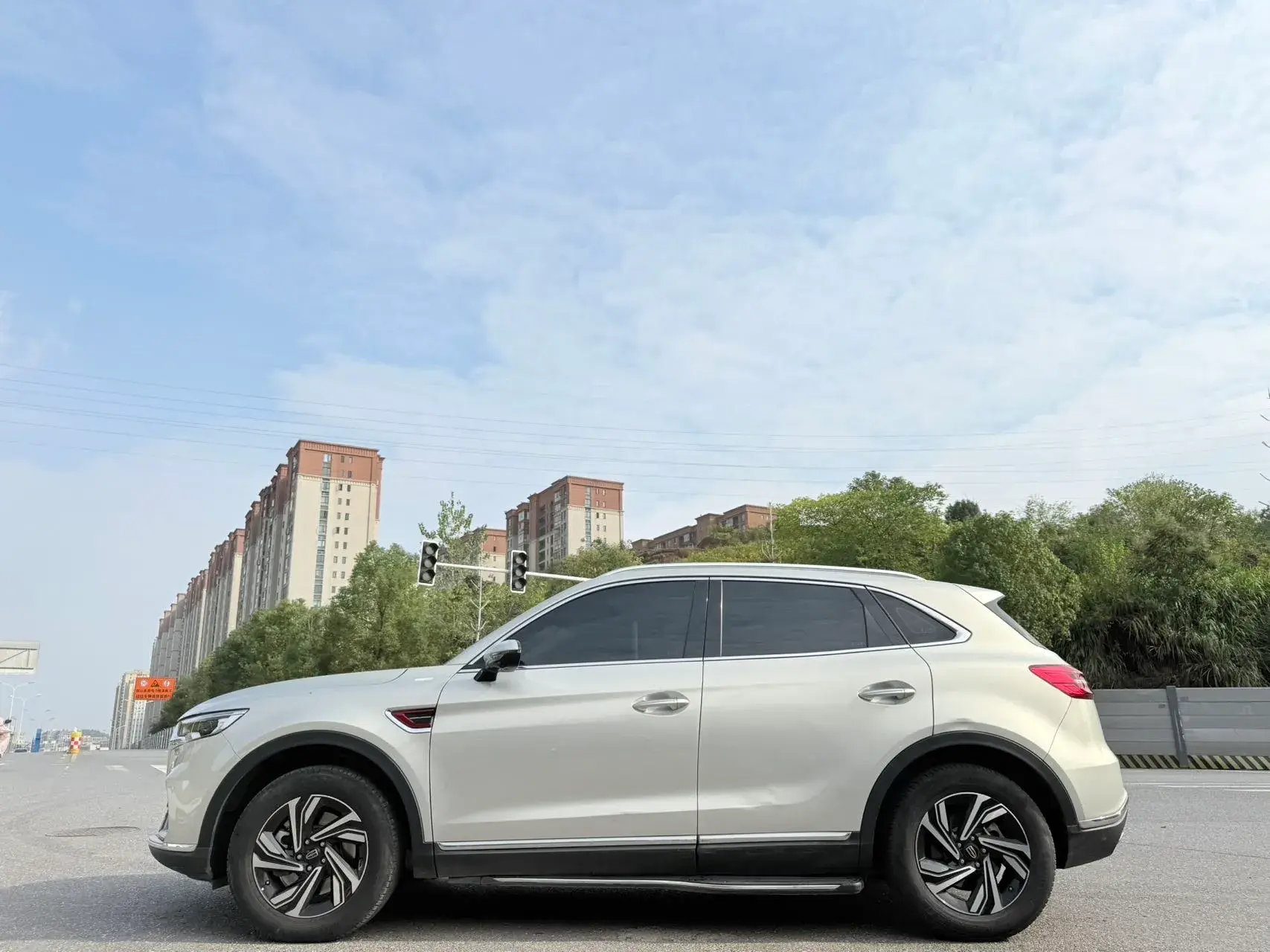 2022 HONGQI HS5 thumbnail 4