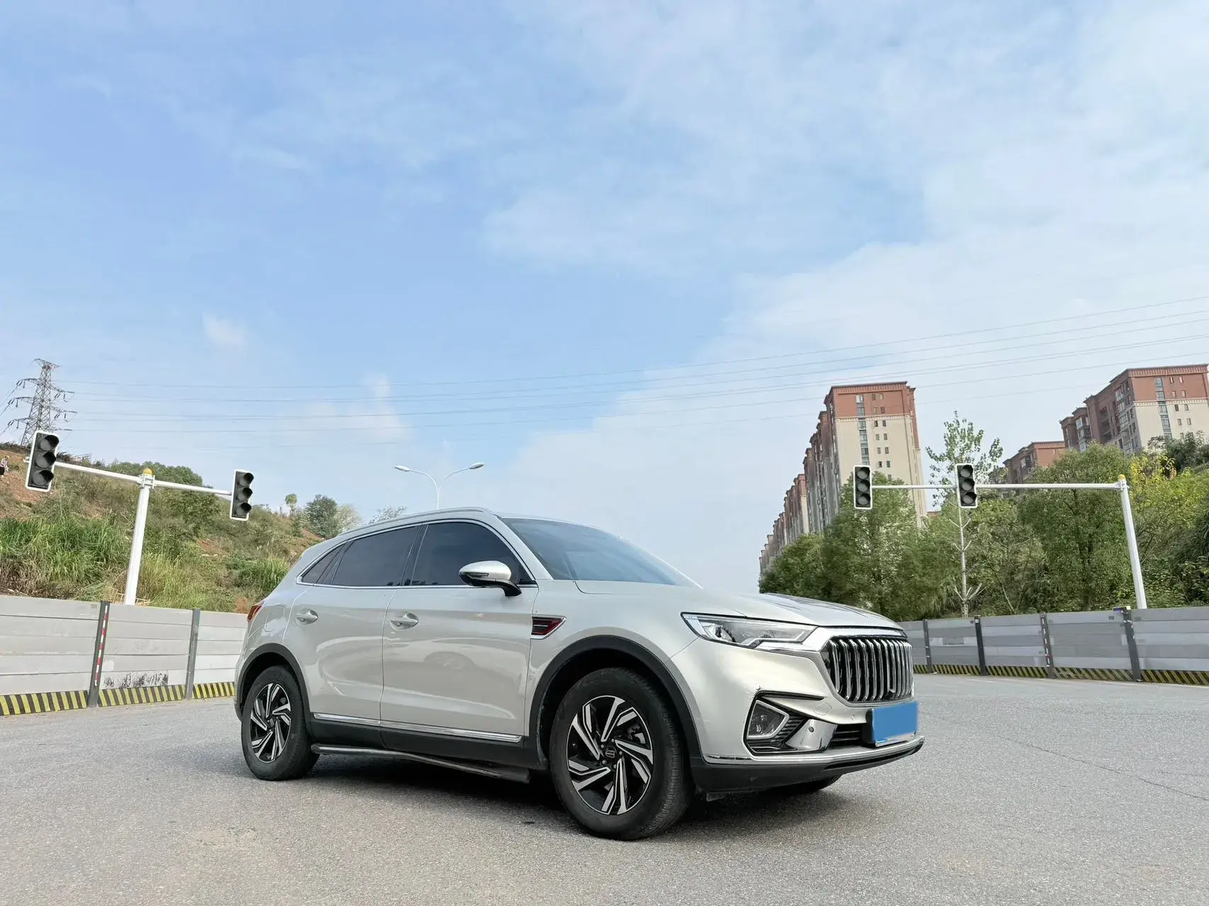 2022 HONGQI HS5 thumbnail 3
