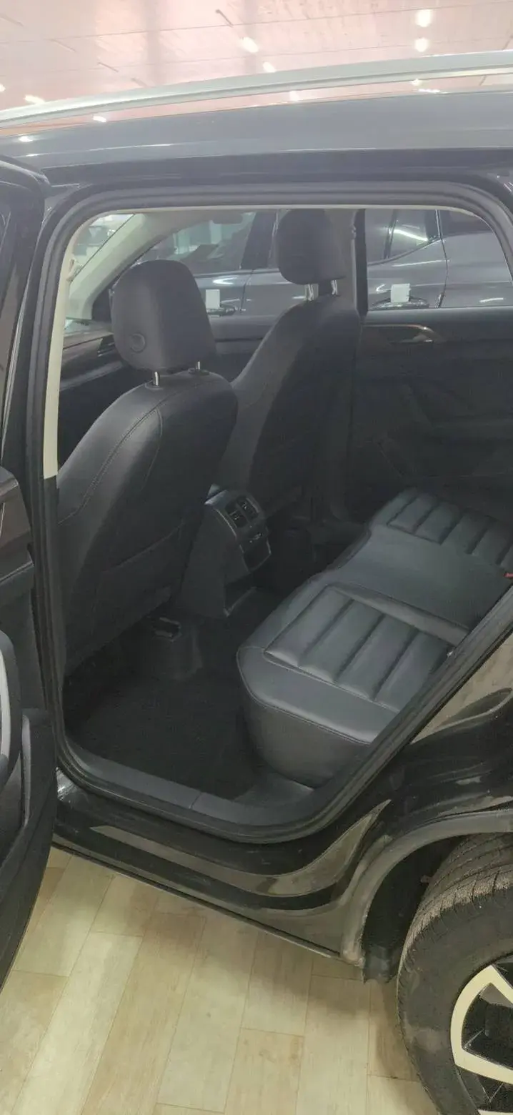 2021 VOLKSWAGEN THARU thumbnail 4