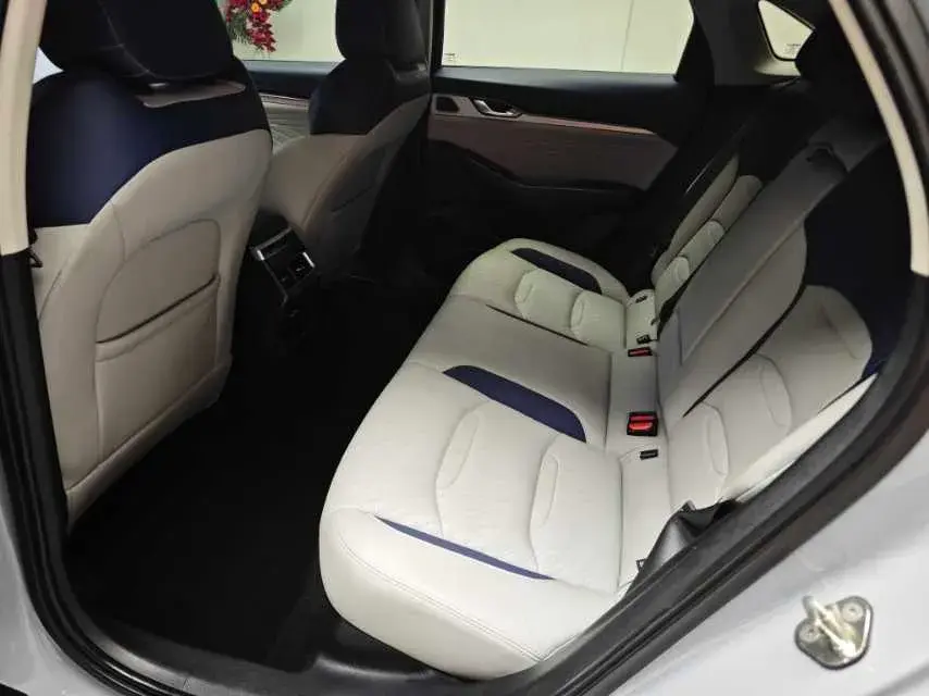 2023 GEELY PREFACE thumbnail 3