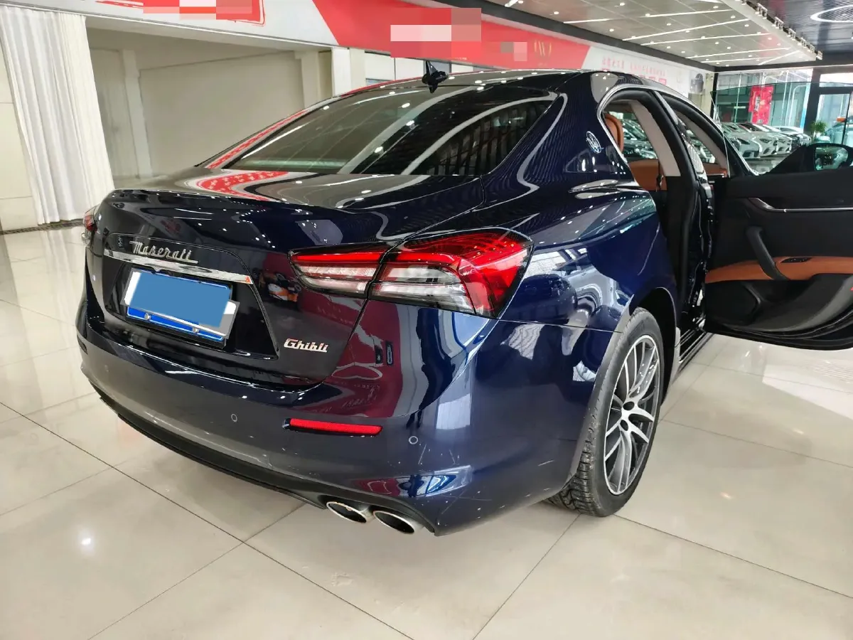 2021 Maserati Ghibli 2.0T 330HP L4 8AT,autocango,china used car exporter,china ev exporter,chinese used car exporter,chinese used ev exporter