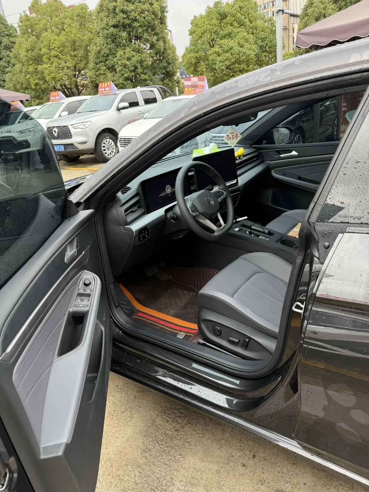 2023 VOLKSWAGEN LAMANDO thumbnail 2