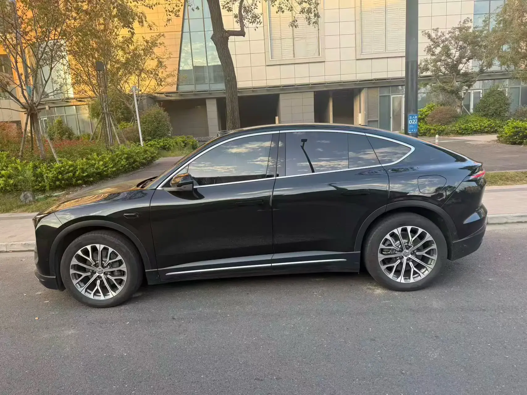 2024 NIO ES6 thumbnail 2