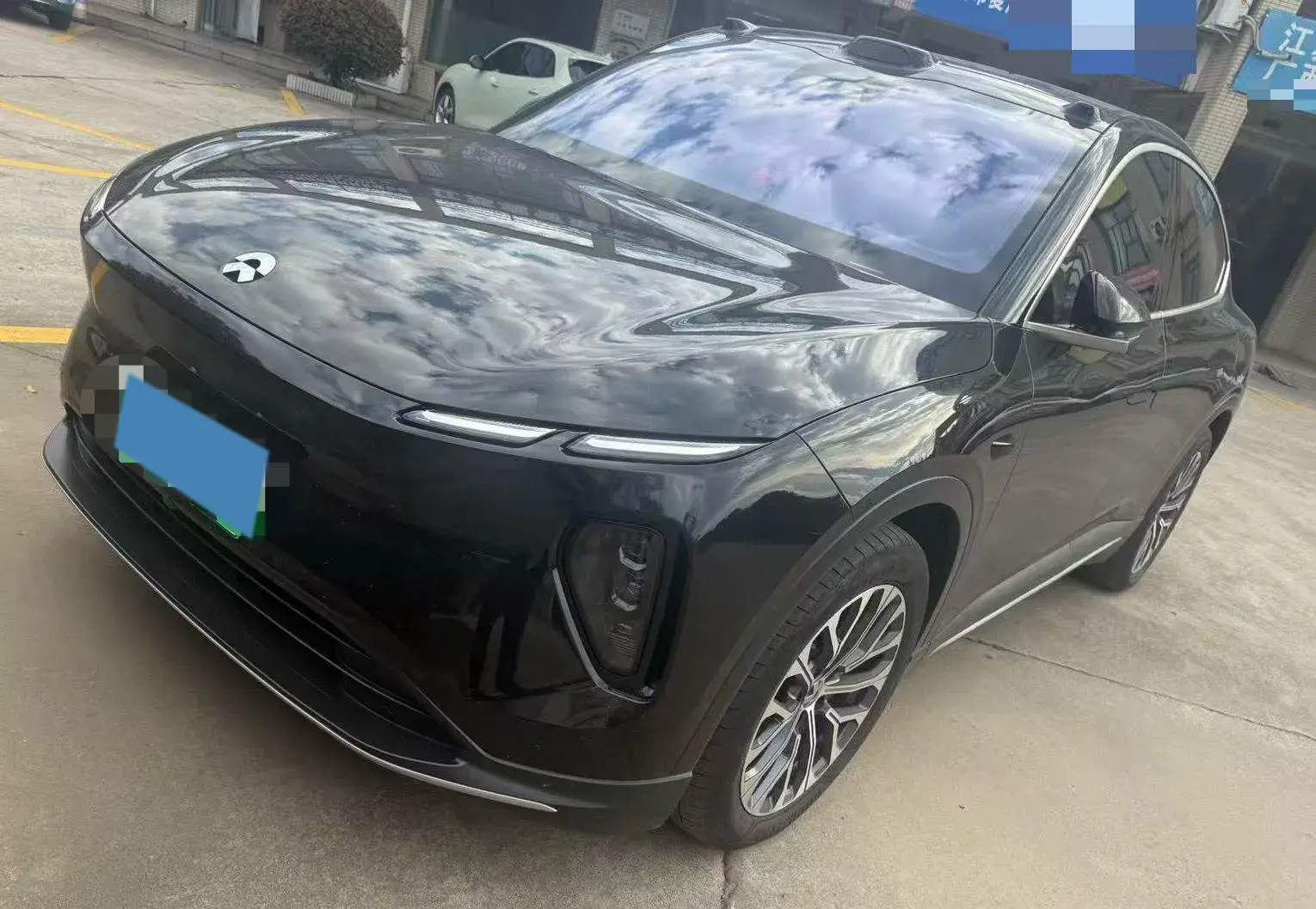 2024 NIO ES6 view 1
