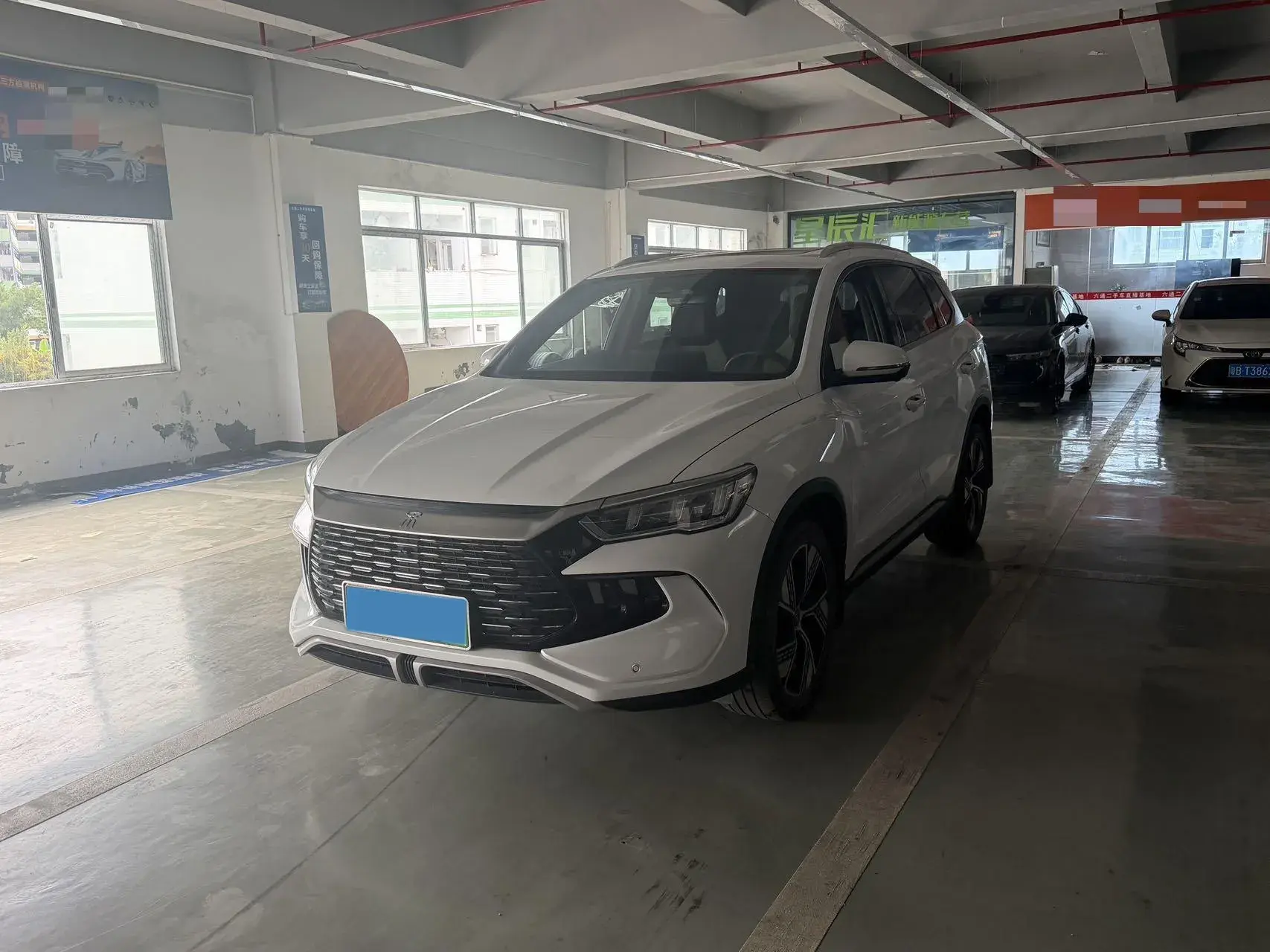 2023 BYD SONG view 1