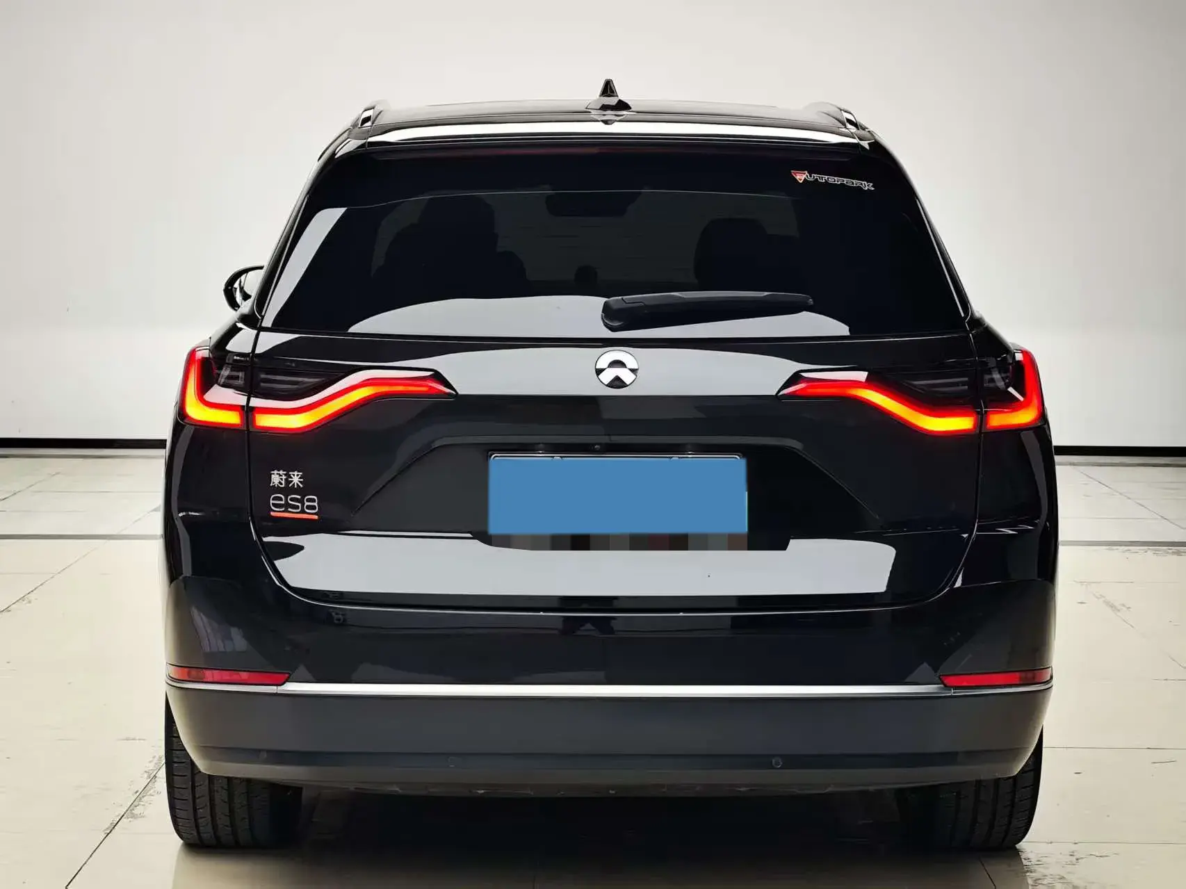 2020 NIO ES8 thumbnail 3