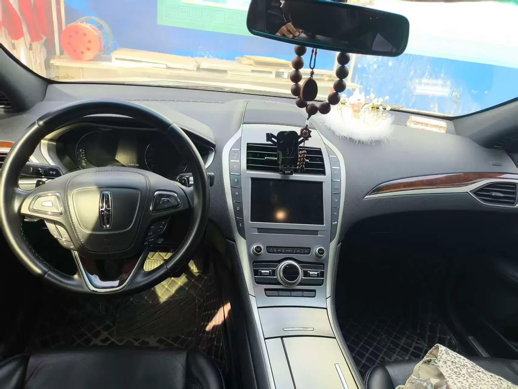 2019 LINCOLN MKZ thumbnail 2