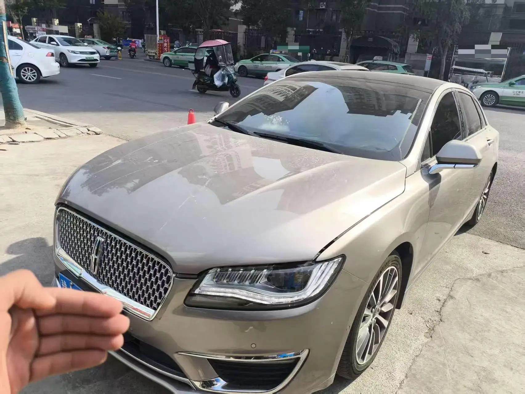 2019 LINCOLN MKZ view 1