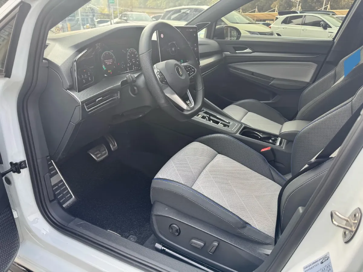 2025 Volkswagen Golf 1.5T 160HP L4 7DCT,autocango,china used car exporter,china ev exporter,chinese used car exporter,chinese used ev exporter