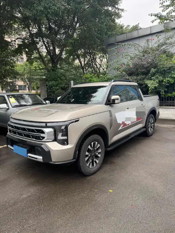 2025 Dongfeng Z9 2.3T 190HP L4 8AT