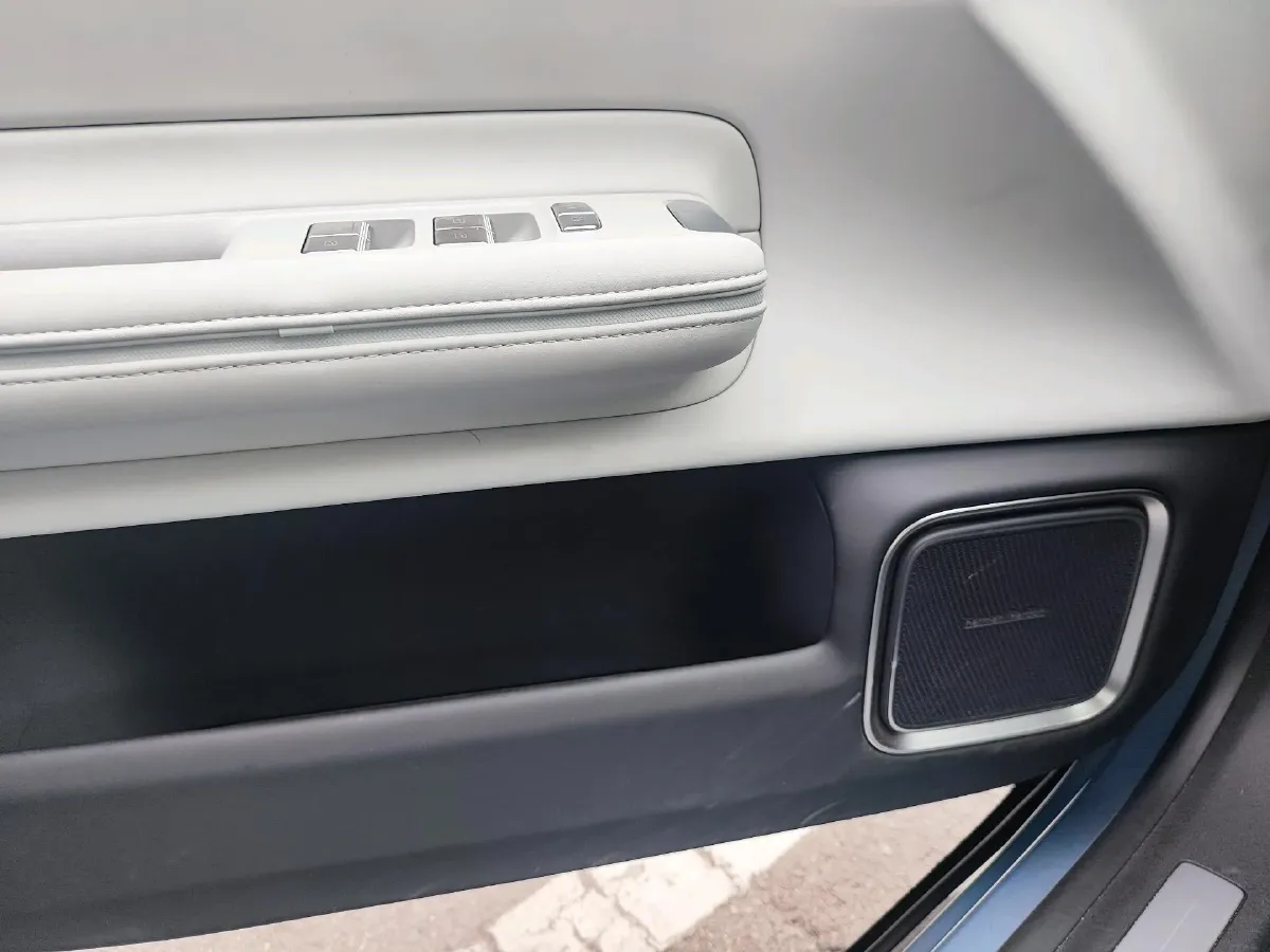 2024 Polestar 4 BEV 100KWH,autocango,china used car exporter,china ev exporter,chinese used car exporter,chinese used ev exporter