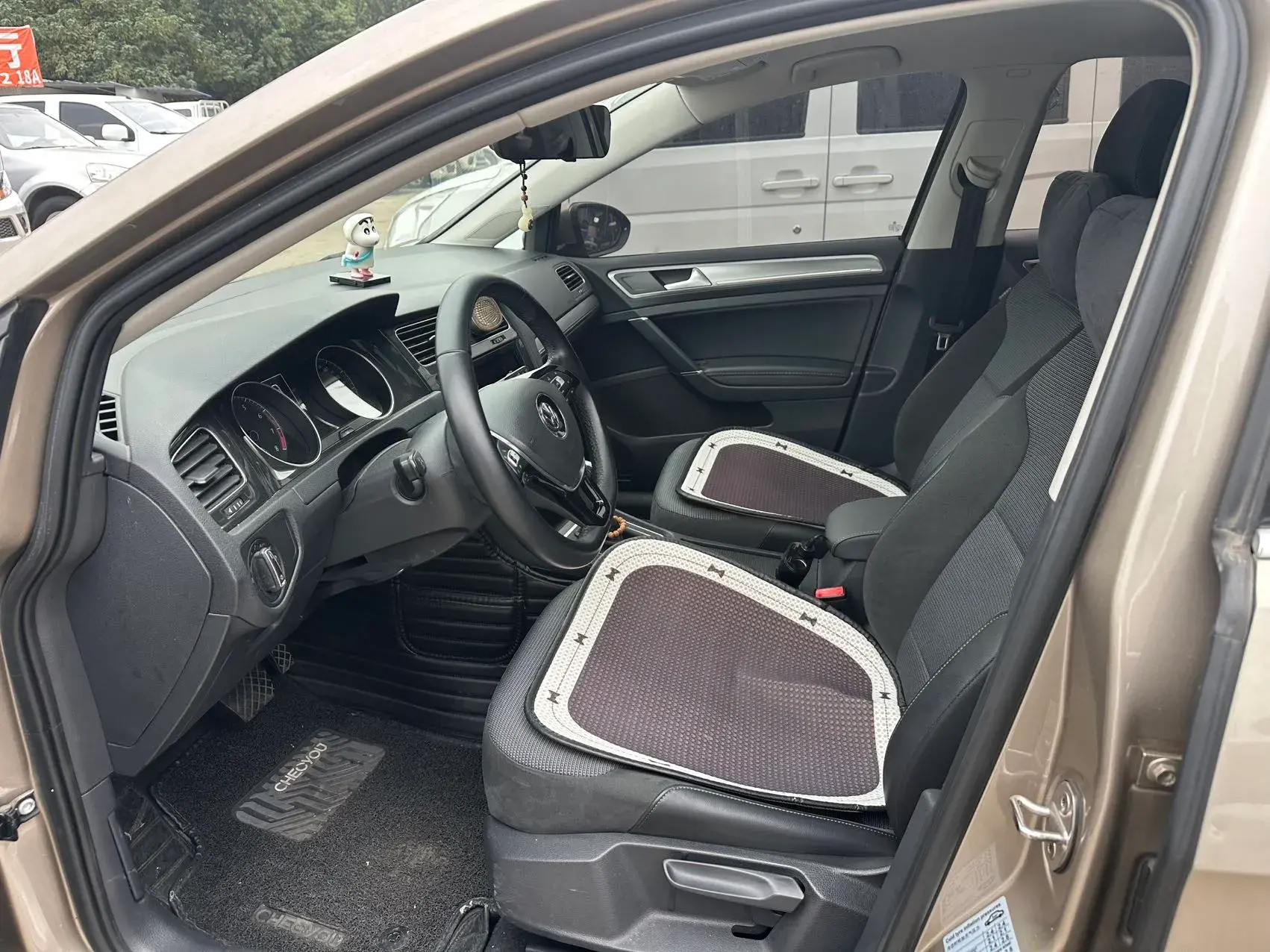 2019 VOLKSWAGEN GOLF thumbnail 3