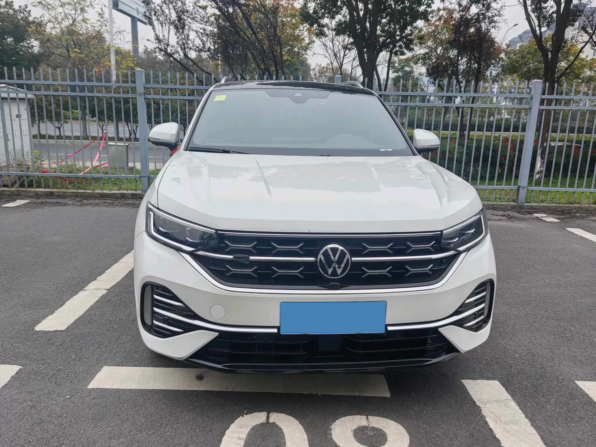 2023 VOLKSWAGEN TAYRON thumbnail 2