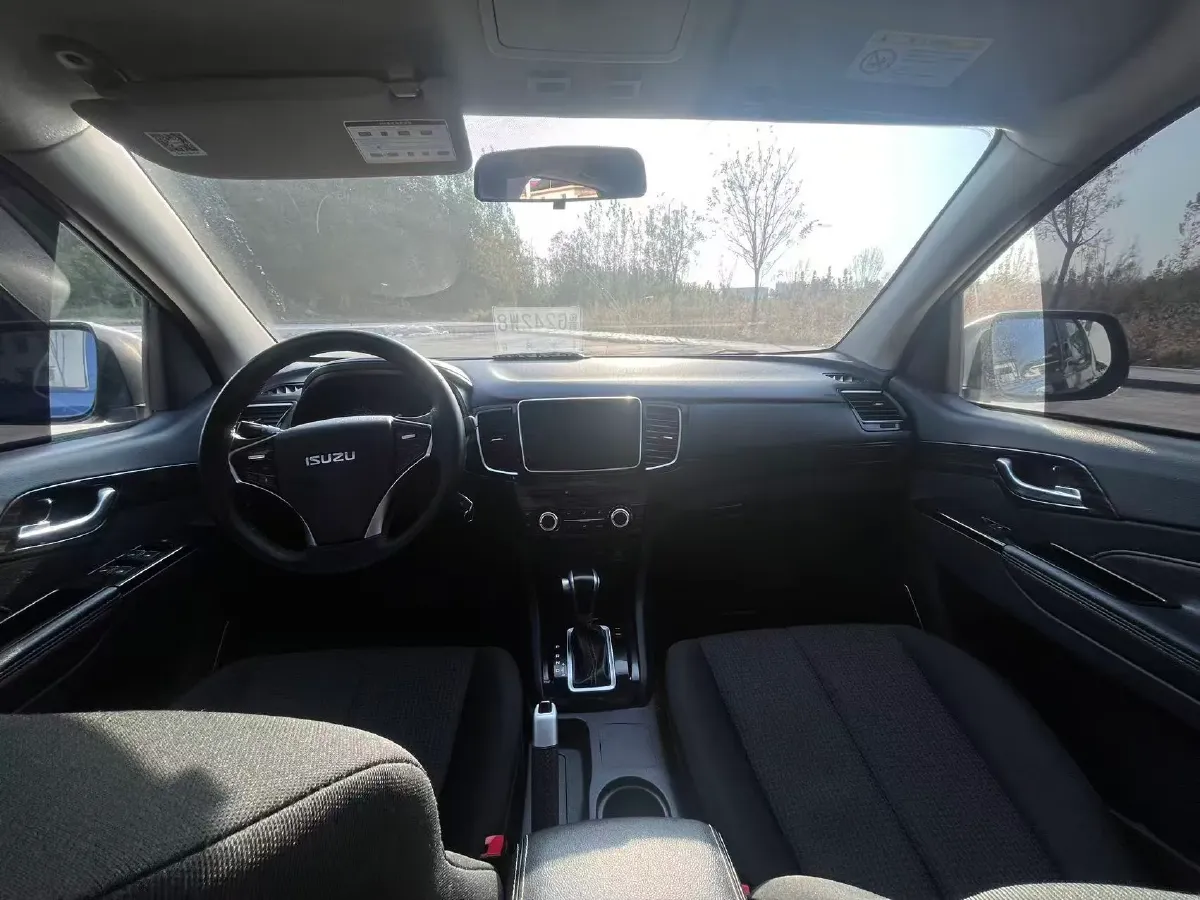 2020 Isuzu LingTuo 2.5T 150HP L4 6AT,autocango,china used car exporter,china ev exporter,chinese used car exporter,chinese used ev exporter