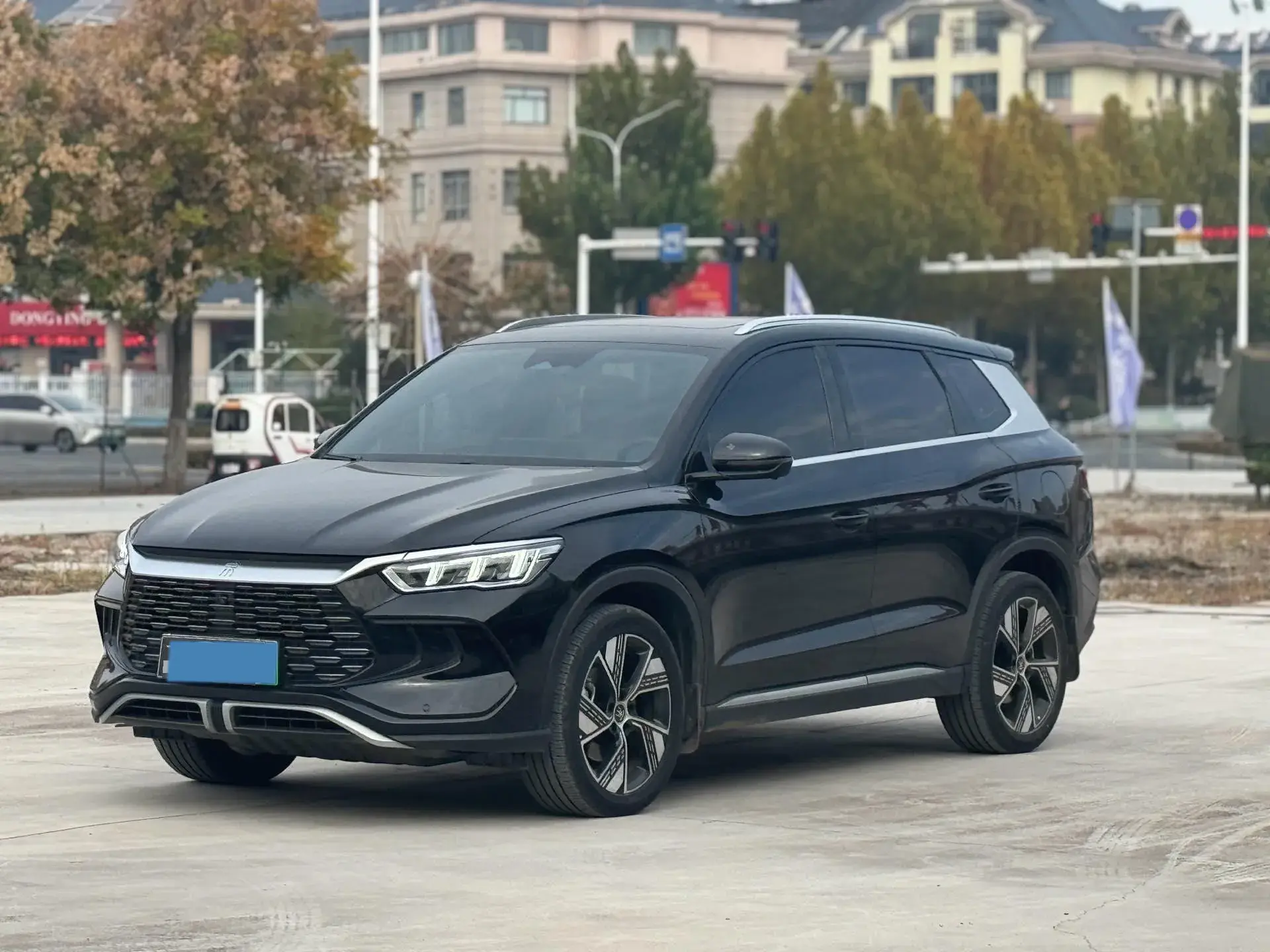 2024 BYD SONG view 1