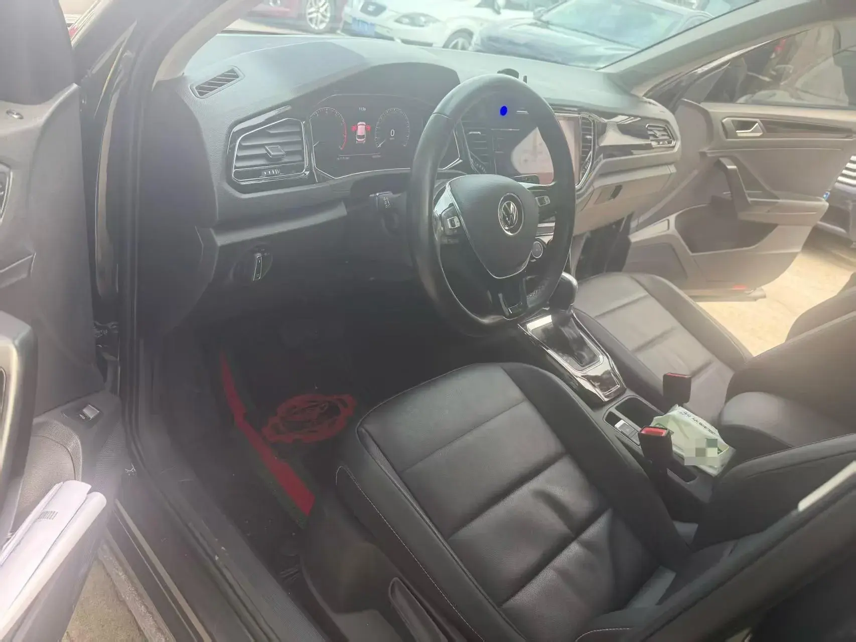 2022 VOLKSWAGEN T-ROC thumbnail 4